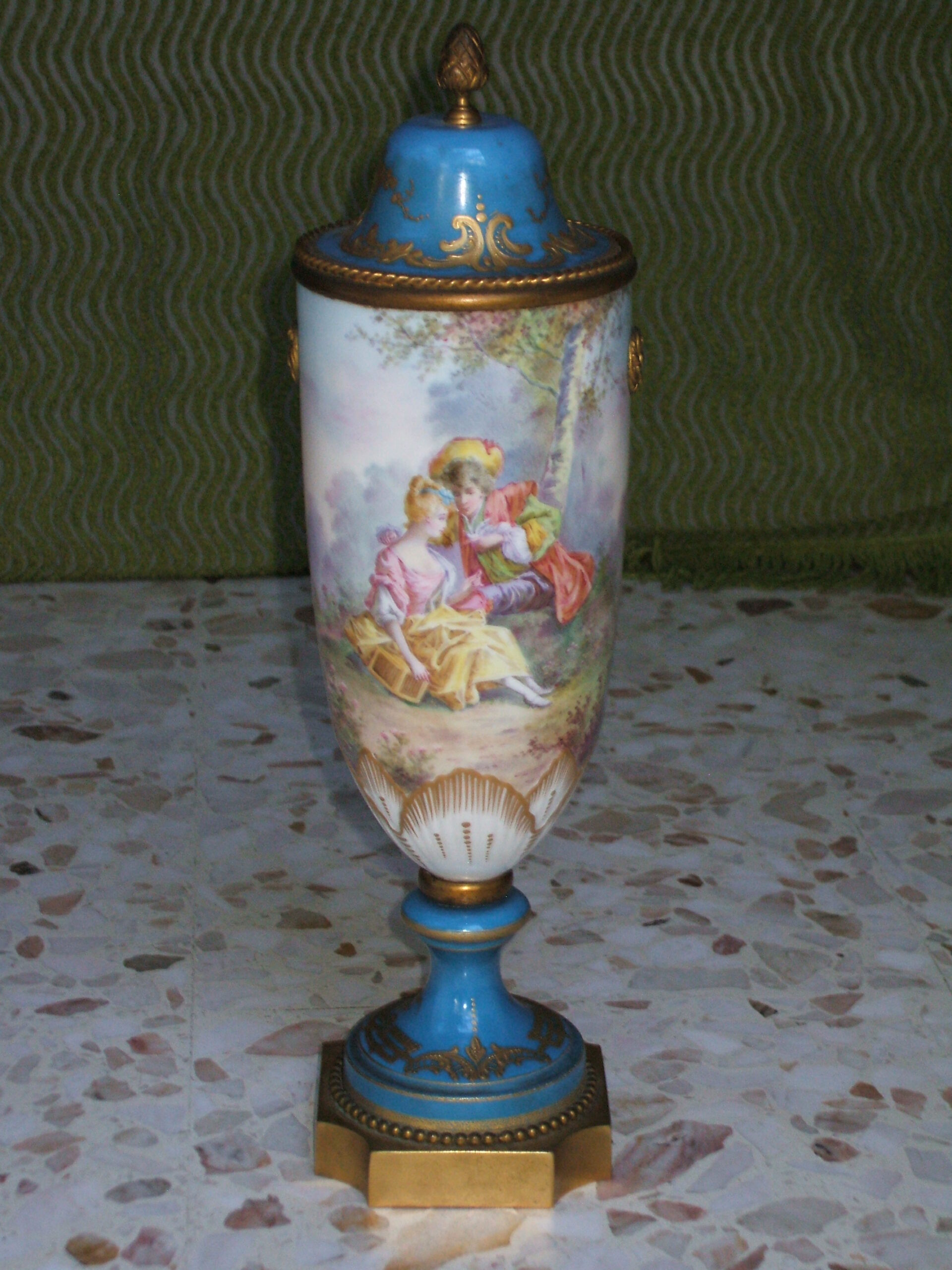 PAIRE VASE DE SEVRES France Estimations