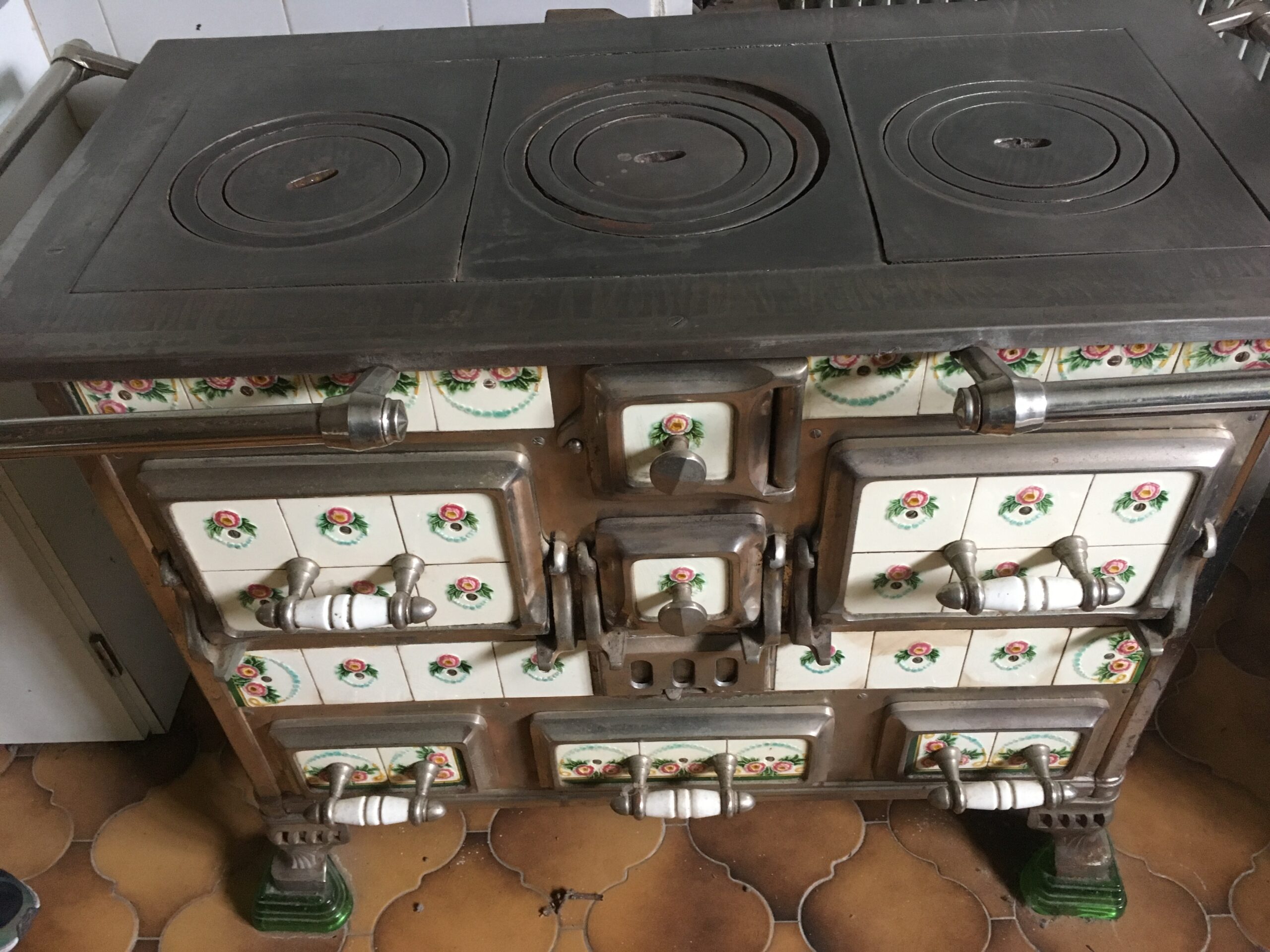 Cuisinière ancienne fonte émaillée